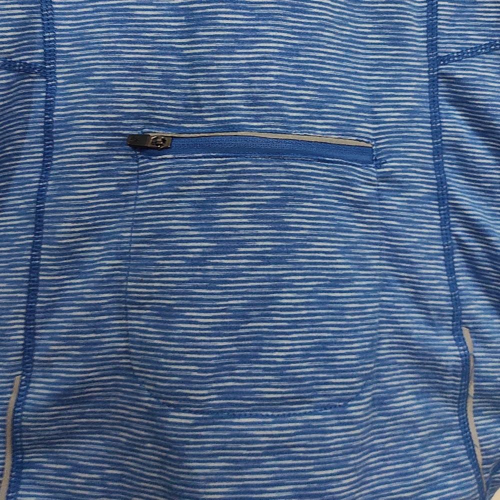 Gym wear Top with zipper & Thumbhole 💙 - Picture 10 of 15